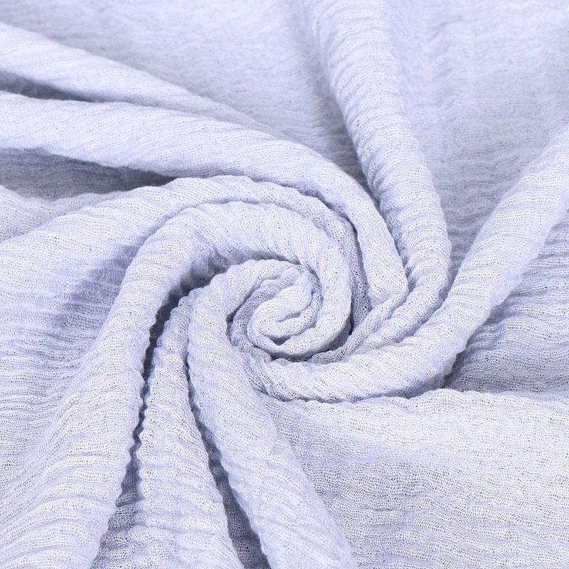 Light purple crinkled cotton scarf with fringed edges