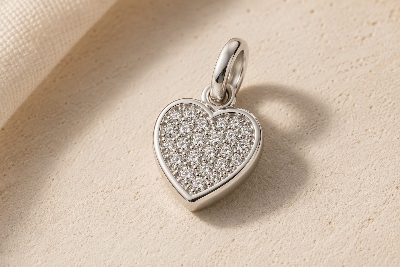 Pav&eacute; Heart Charm