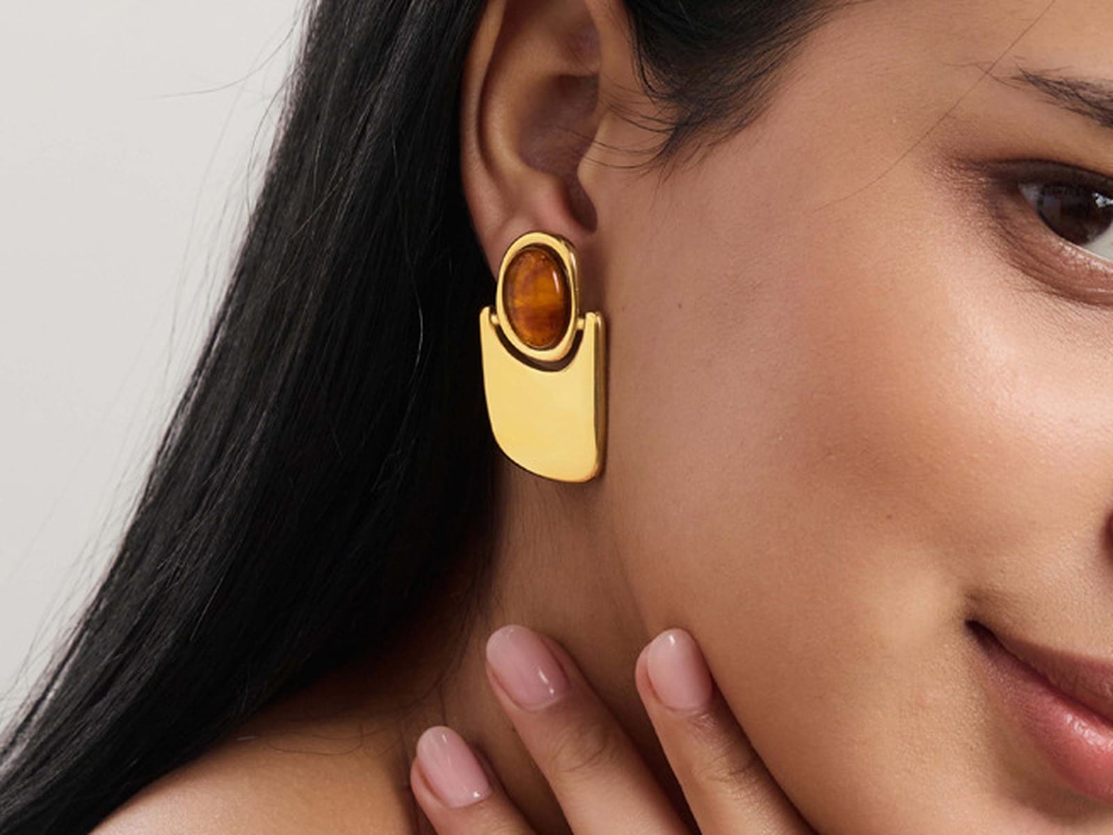 Amber Cabochon U-Studs — detail