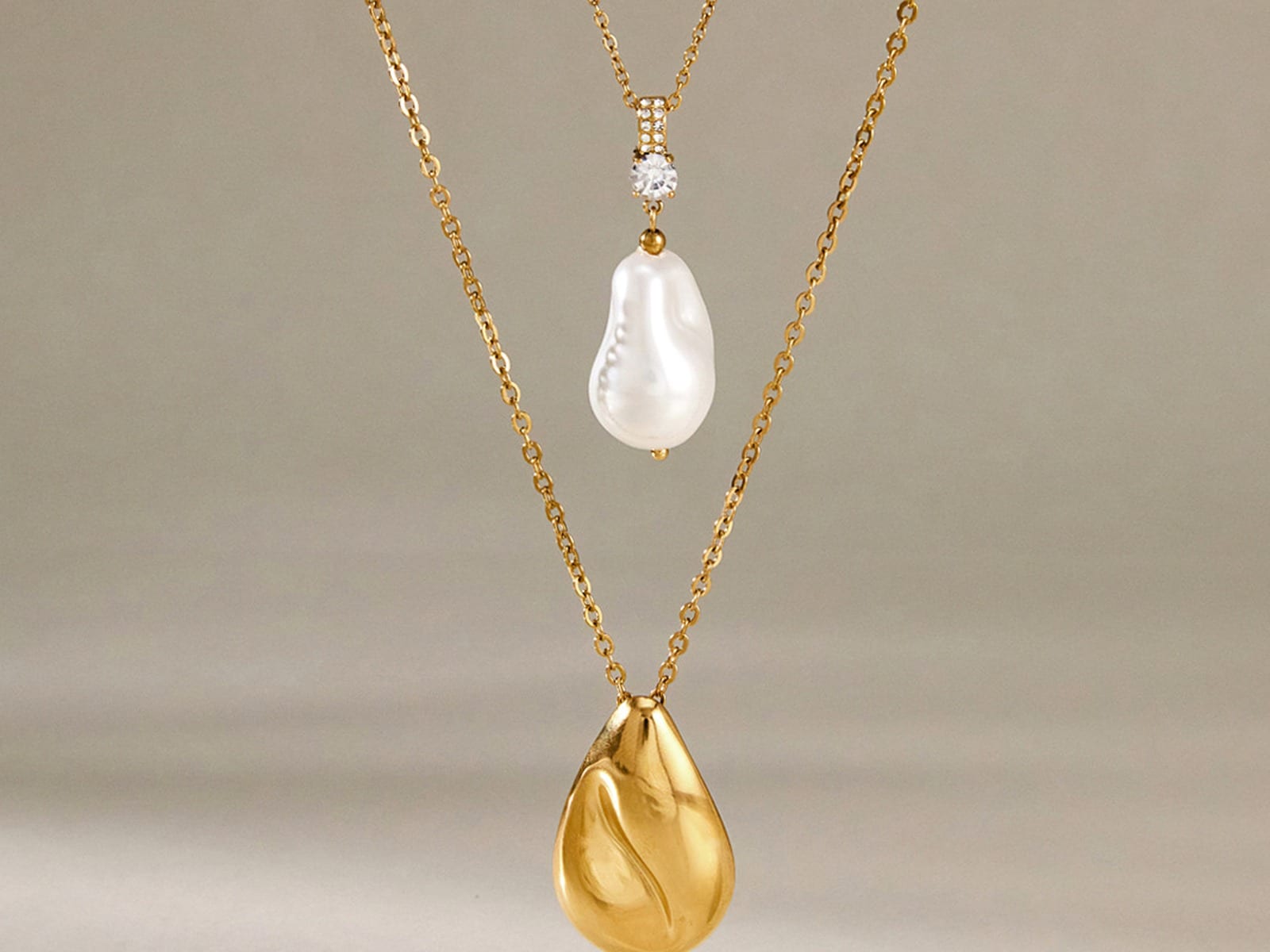 Baroque Pearl-Finish Short Necklaces — detail