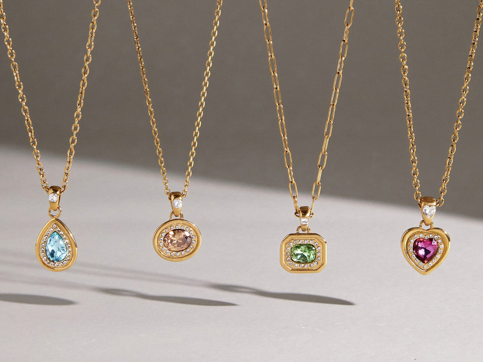 Bezel CZ Pendant Necklaces — detail