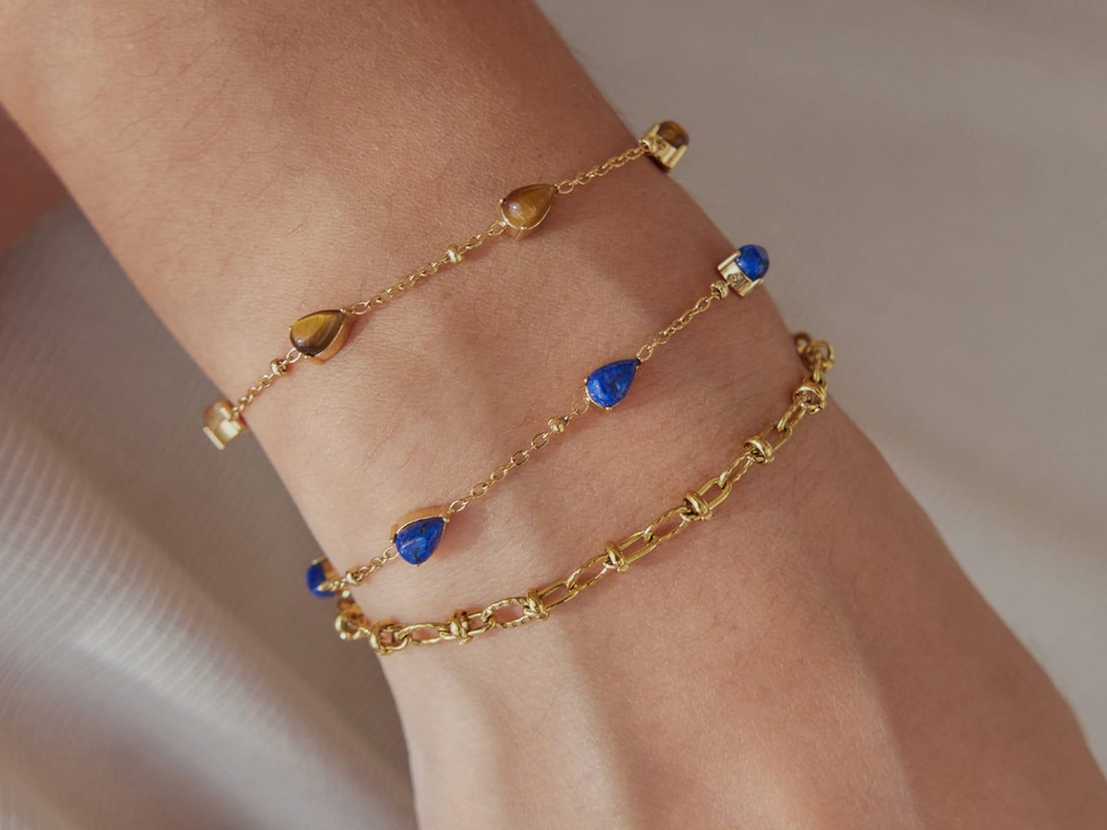 Blue Stone Chain Bracelet — detail