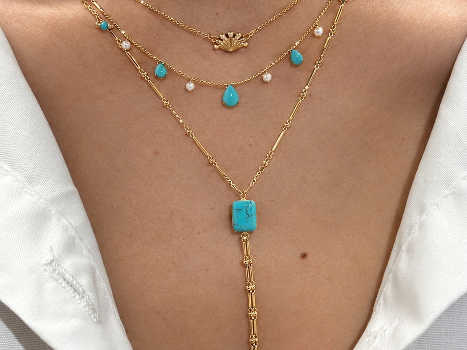 Blue Stone Y Necklace — detail