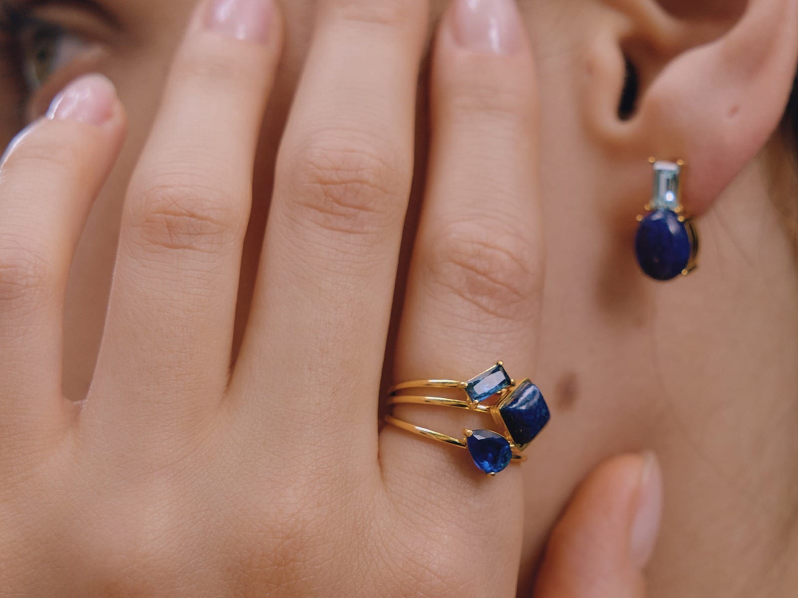 Cabochon Stud Earrings — detail