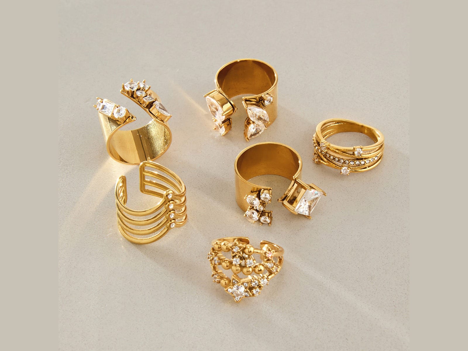CZ Band and Cluster Ring — detail