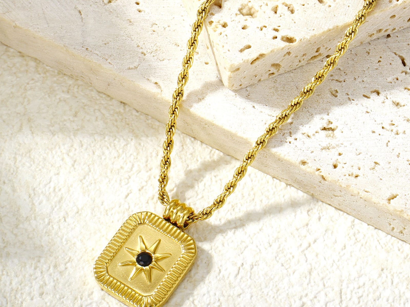 Cubic Zirconia Pendant Necklace — detail