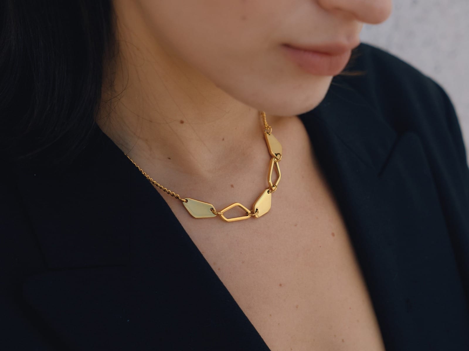 Disc & Oval Link Necklaces — detail