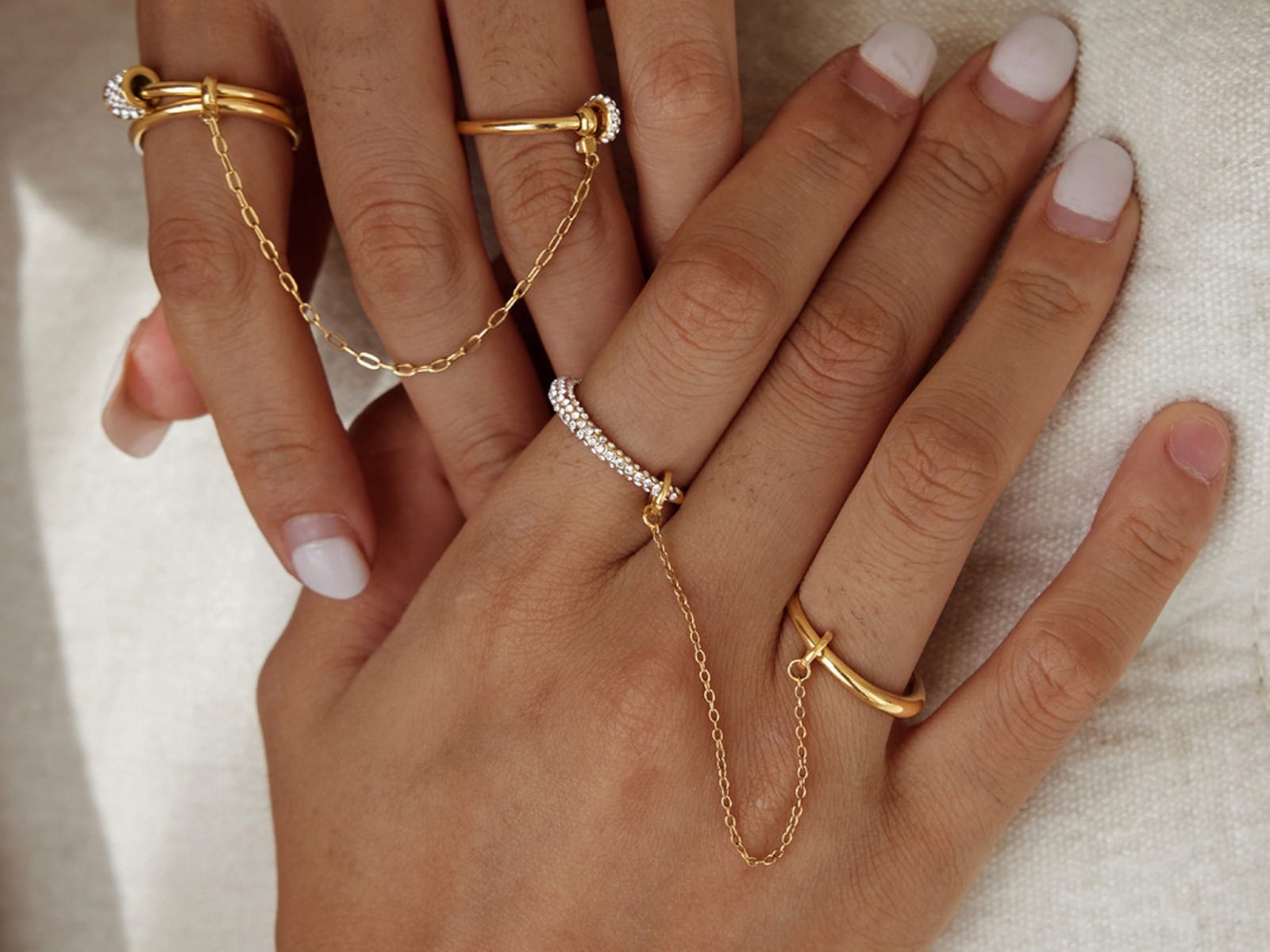 Double Ring Chain Links — detail