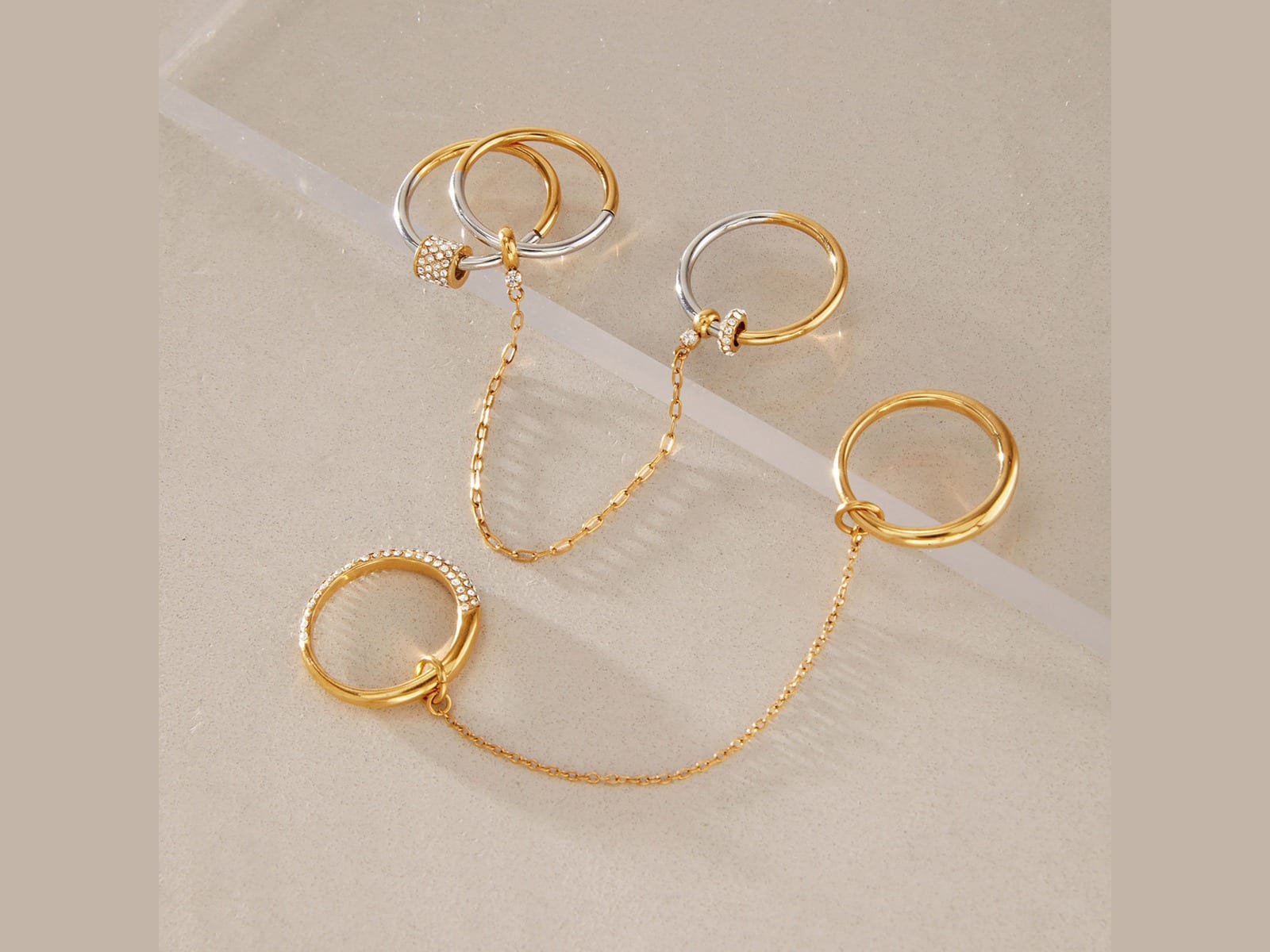 Double Ring Chain Links — detail