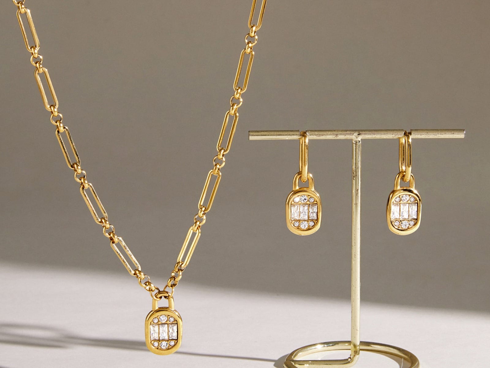 Emerald Cut Drop Set — detail