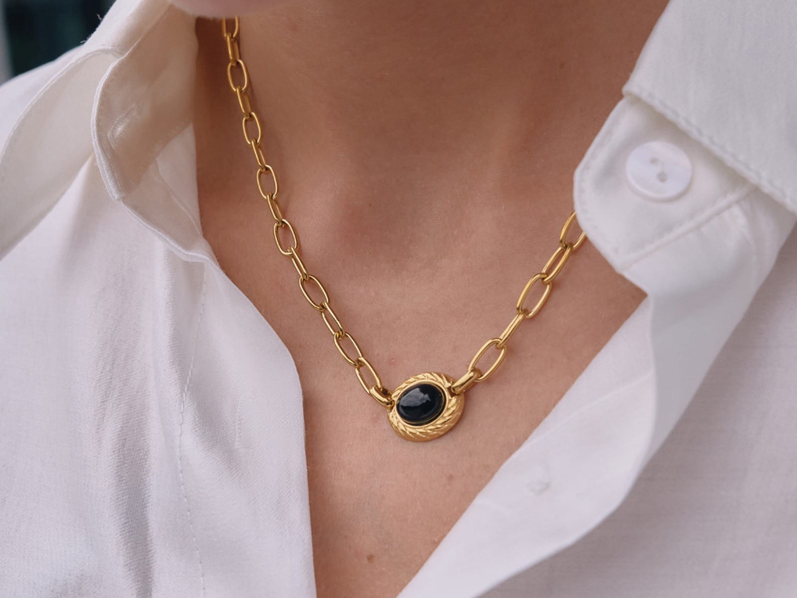 Focal Stone Link Necklace — detail