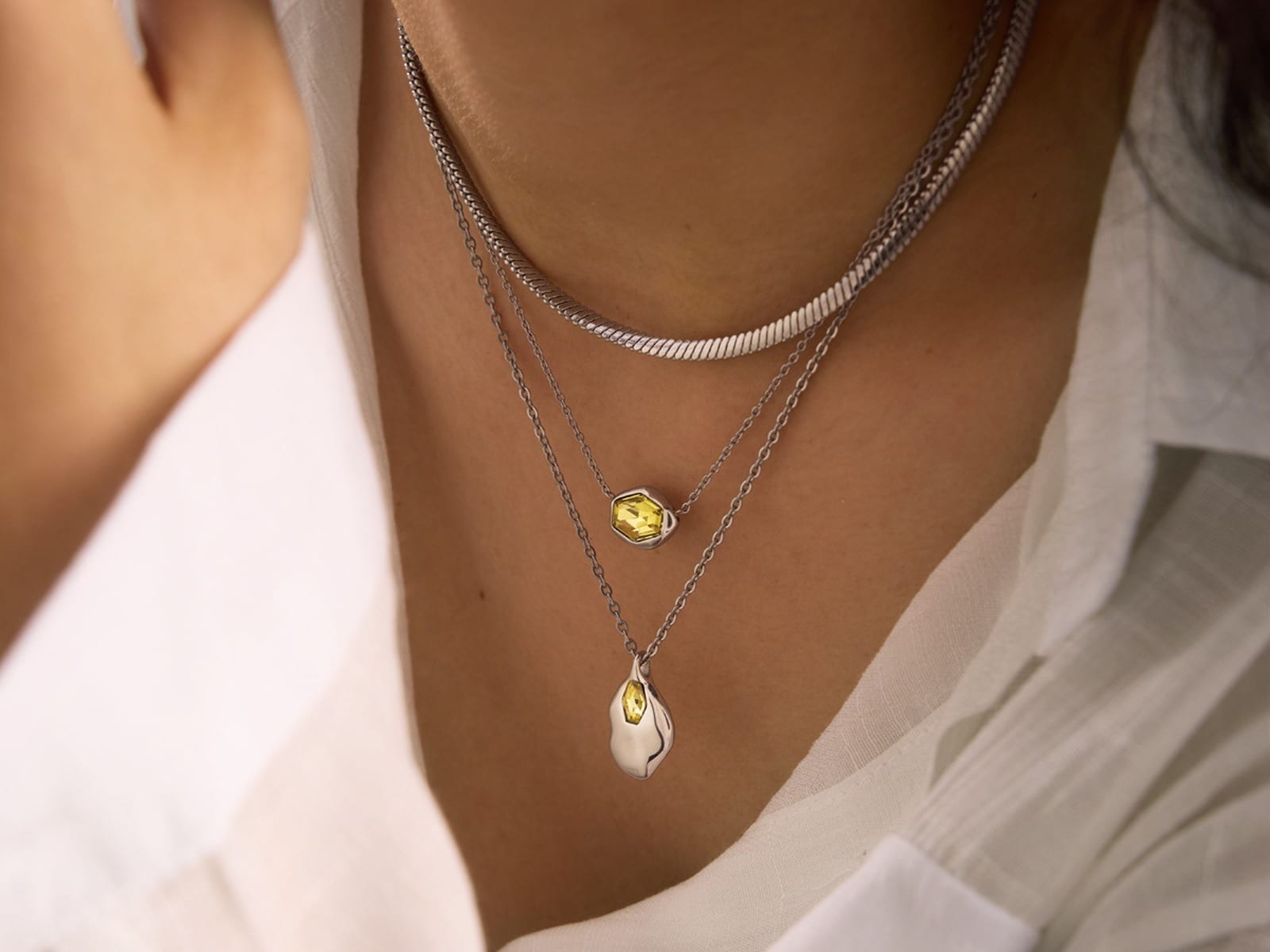 Glass Drop Pendant Necklaces — detail
