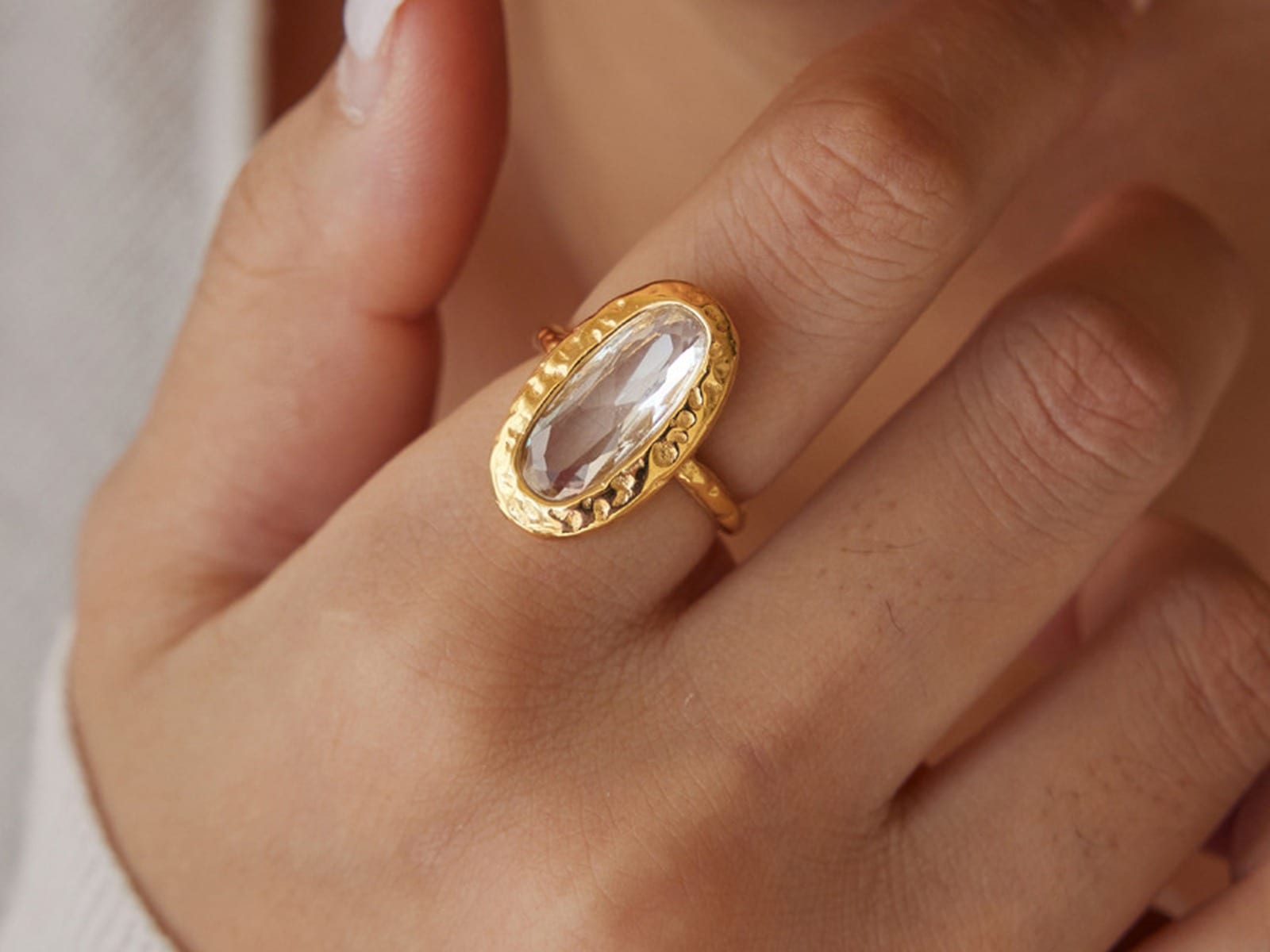 Glass Oval Ring — detail