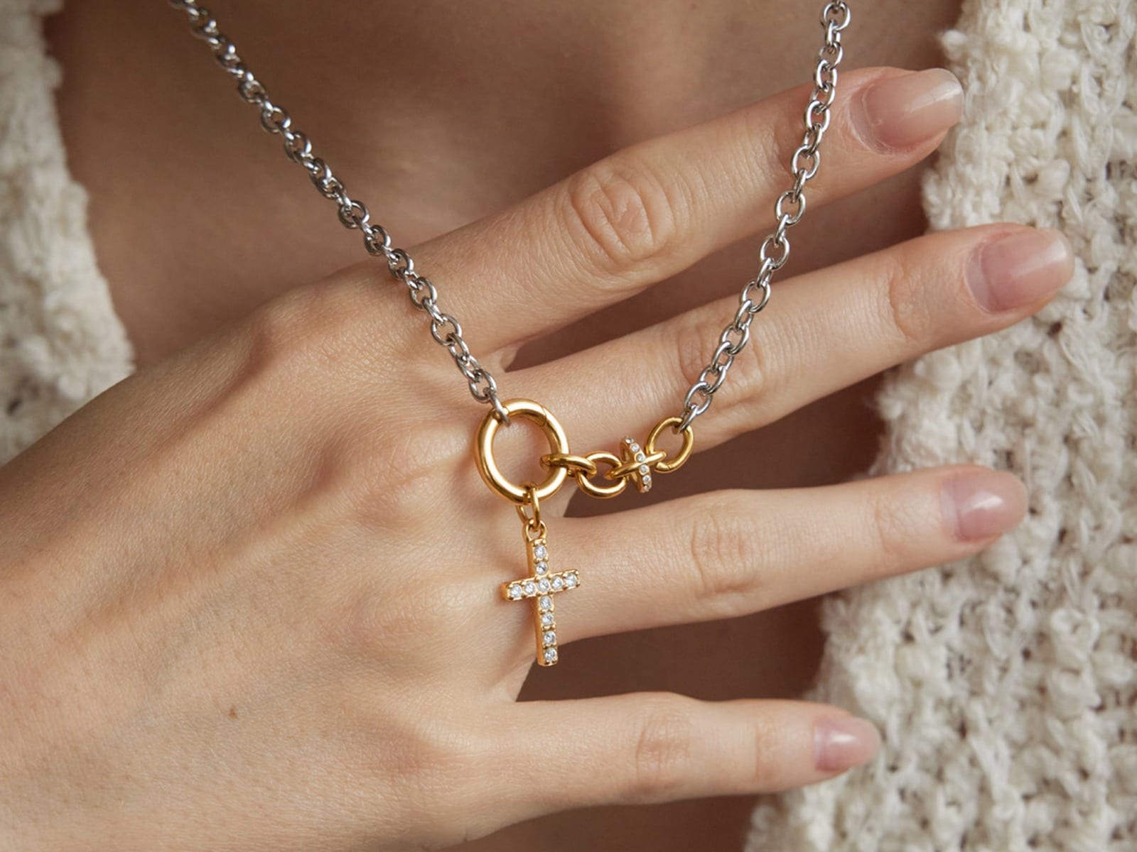 Heart Clasp Charm Necklaces — detail