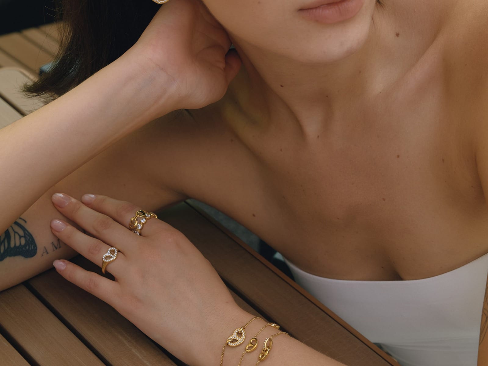 Heart Clasp Four-Piece Set — detail