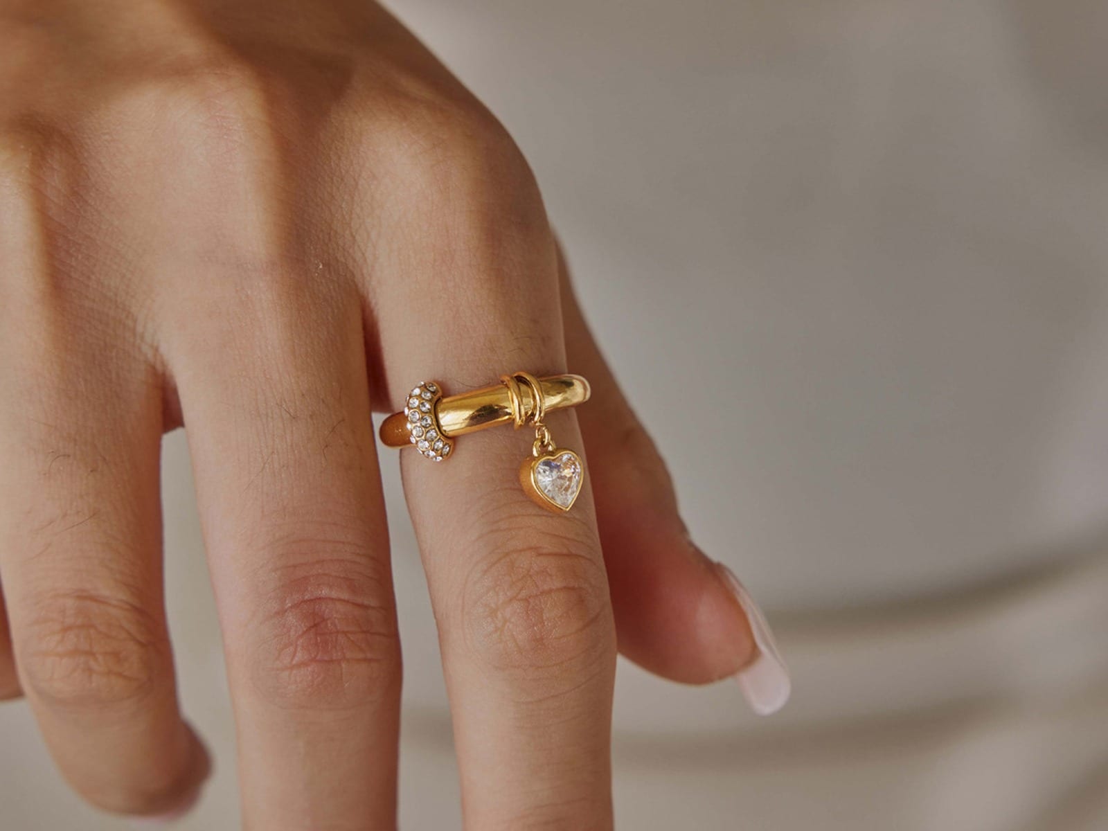Heart CZ Dangle Ring — detail