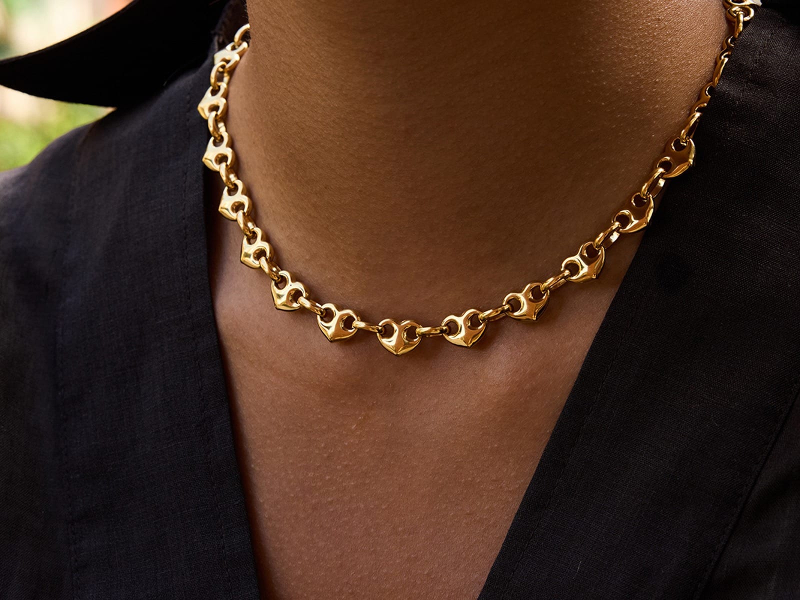 Heart-Link Chain Necklace — detail