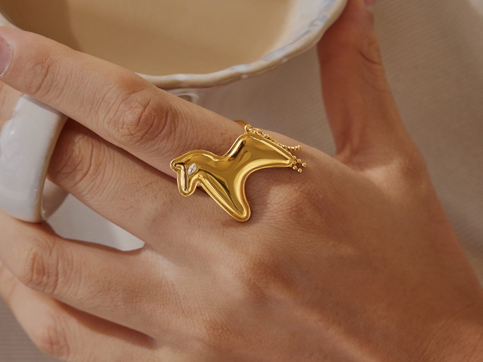 Horse Chain Ring — detail