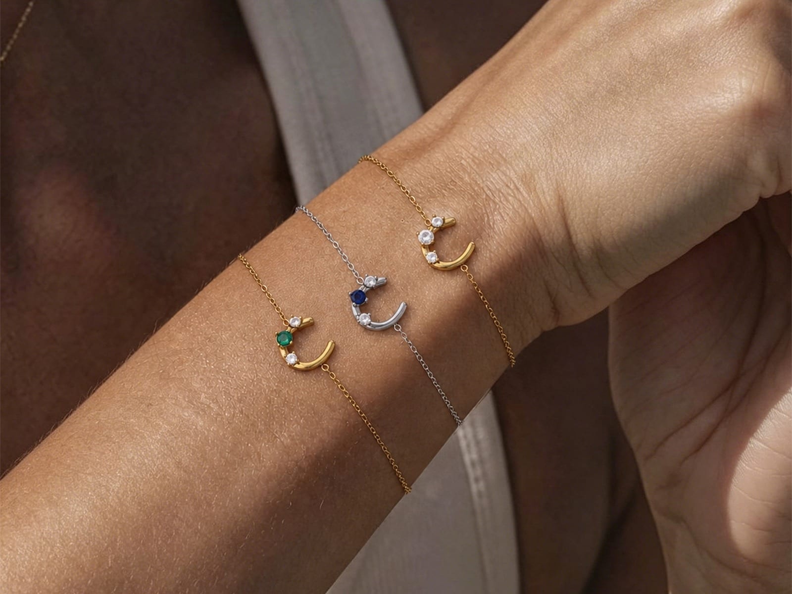 Horseshoe Charm Necklace, Bracelet & Earring Set — detail
