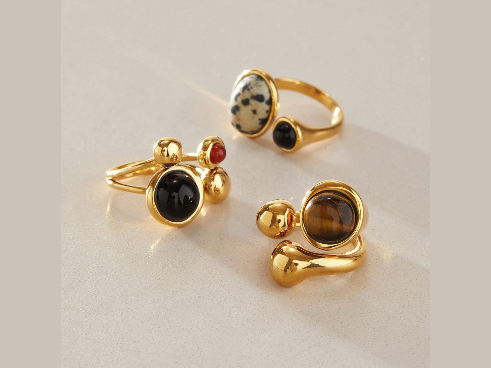 Large Cabochon Ring, Chunky Band — detail