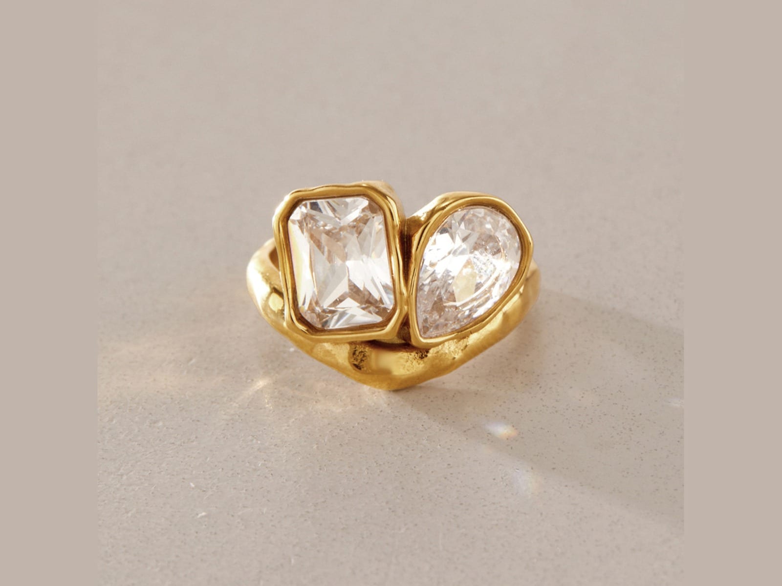 Large Stone Ring Range — detail