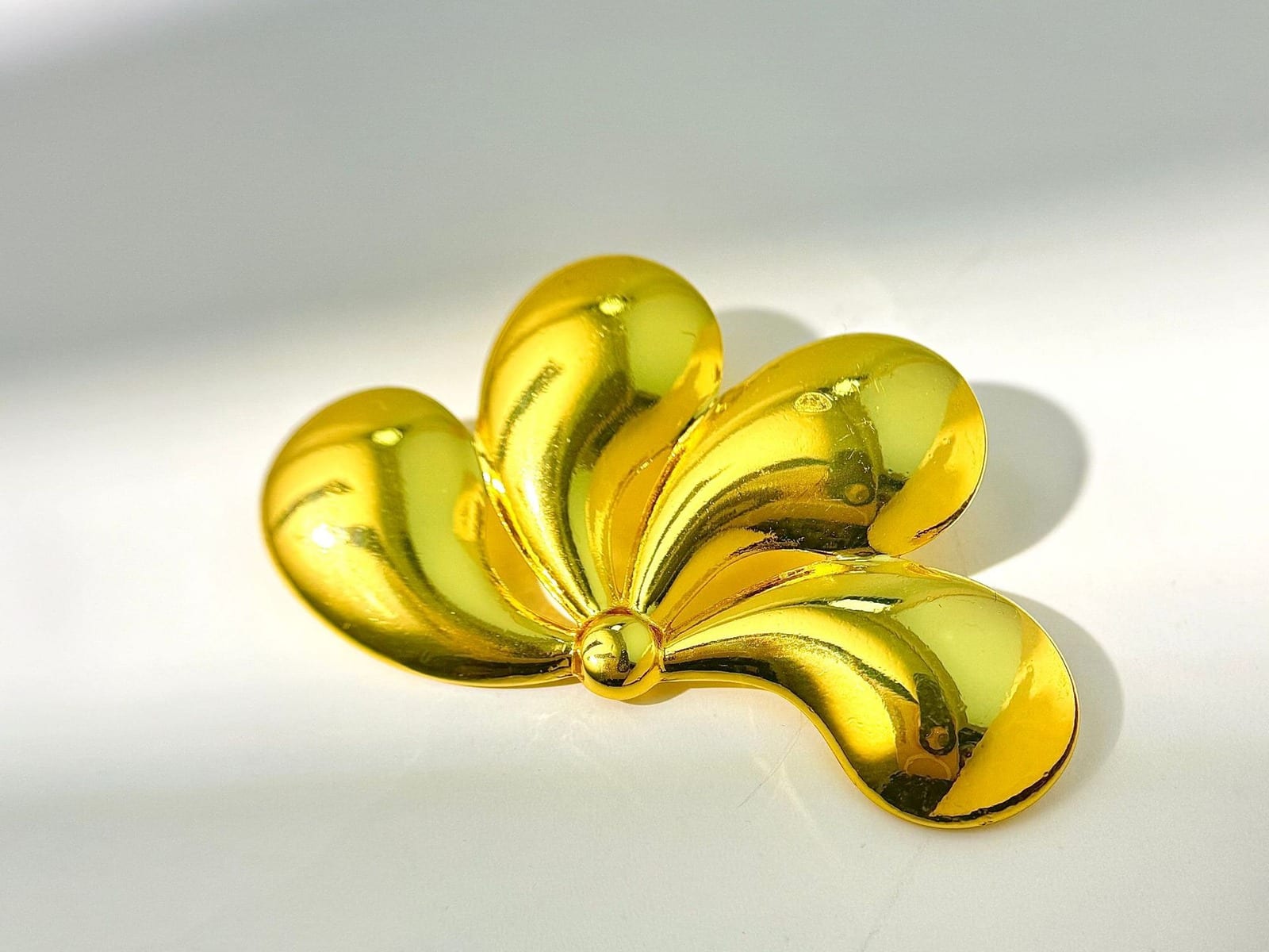 Lily Brooch — detail