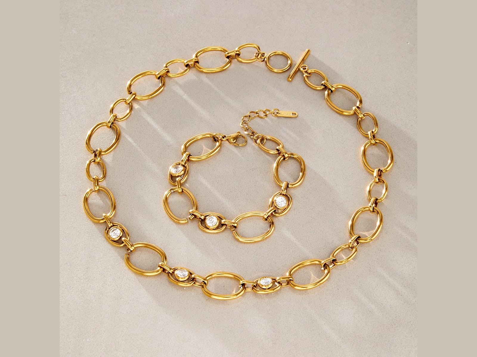 Oval Link Chain Set — detail