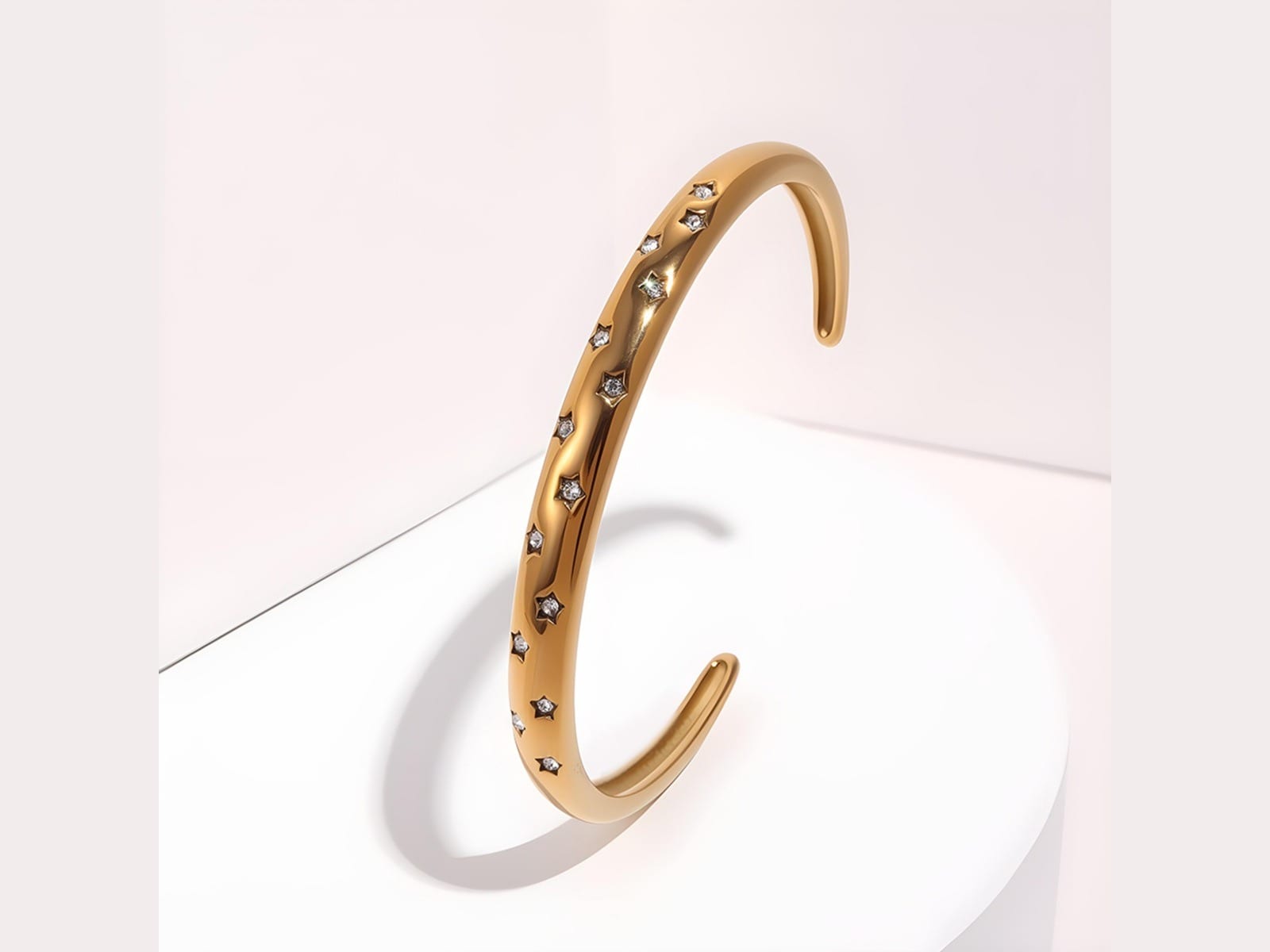 Pavé Star Bracelet — detail