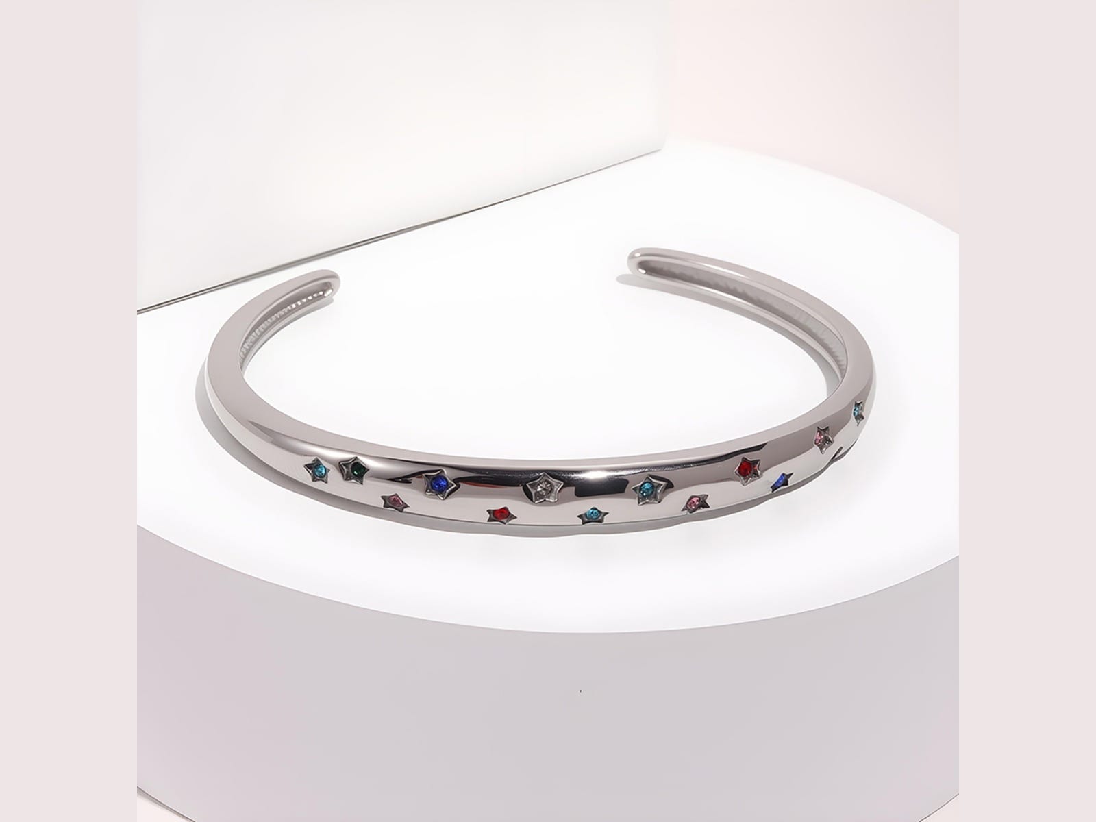 Pavé Star Bracelet — detail