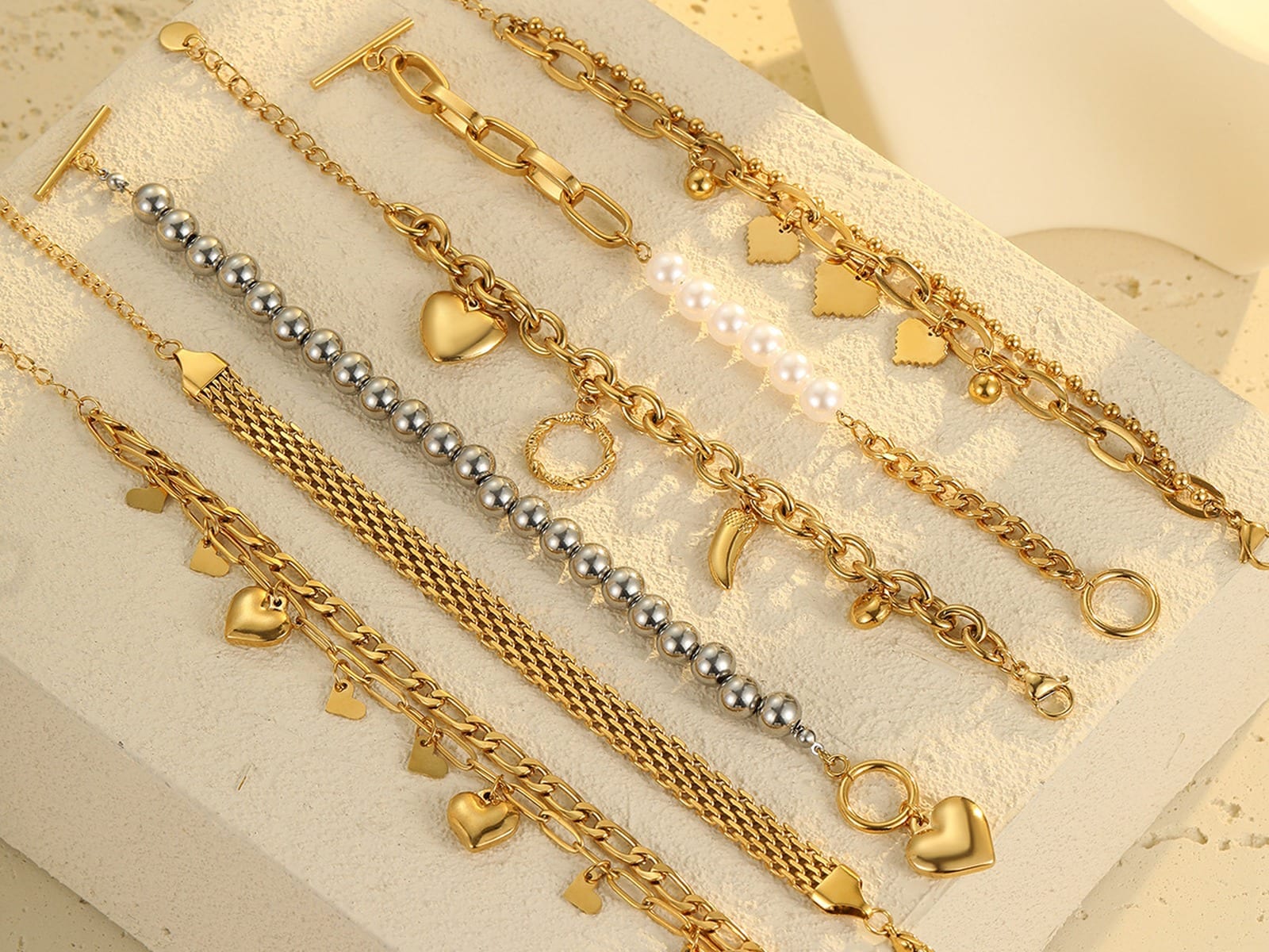 Pearl Heart Braided Bracelet — detail