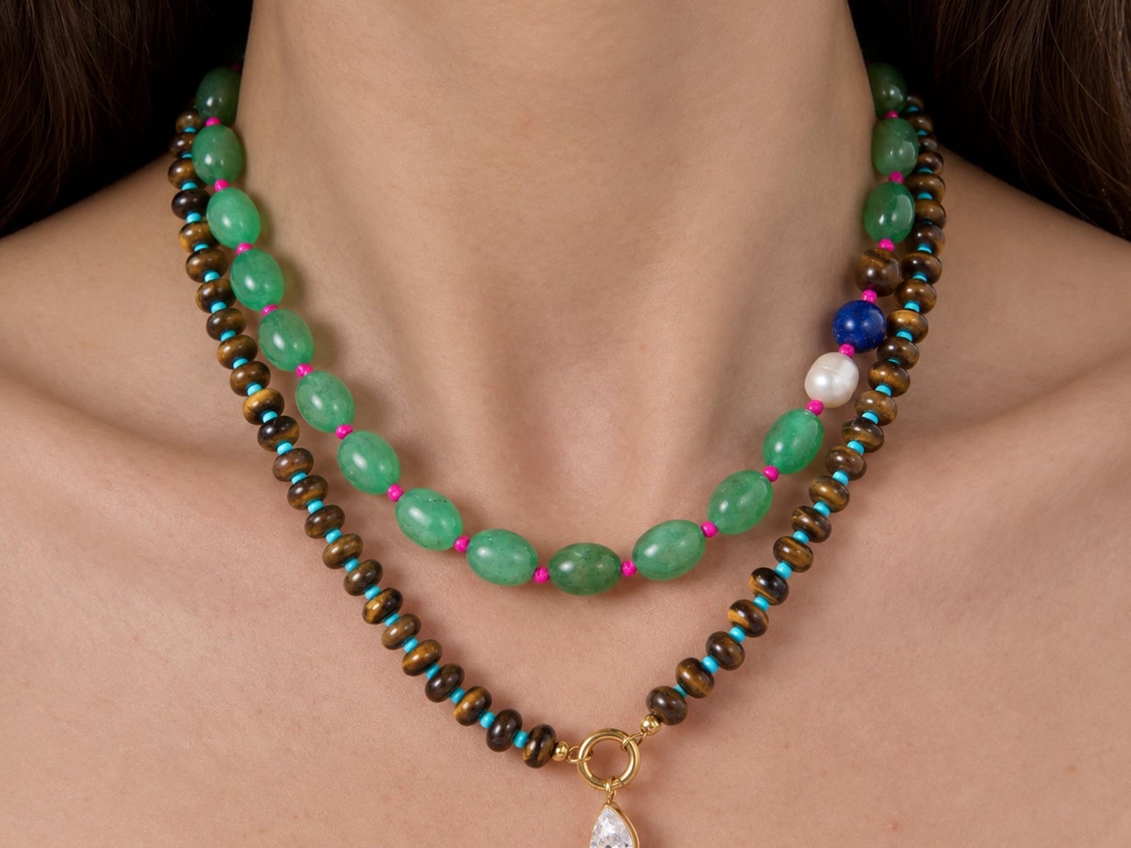 Pearl Pendant Bead Necklace — detail