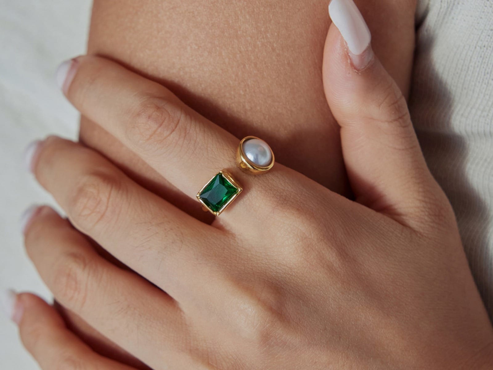 Pearl and Square Stone Ring — detail