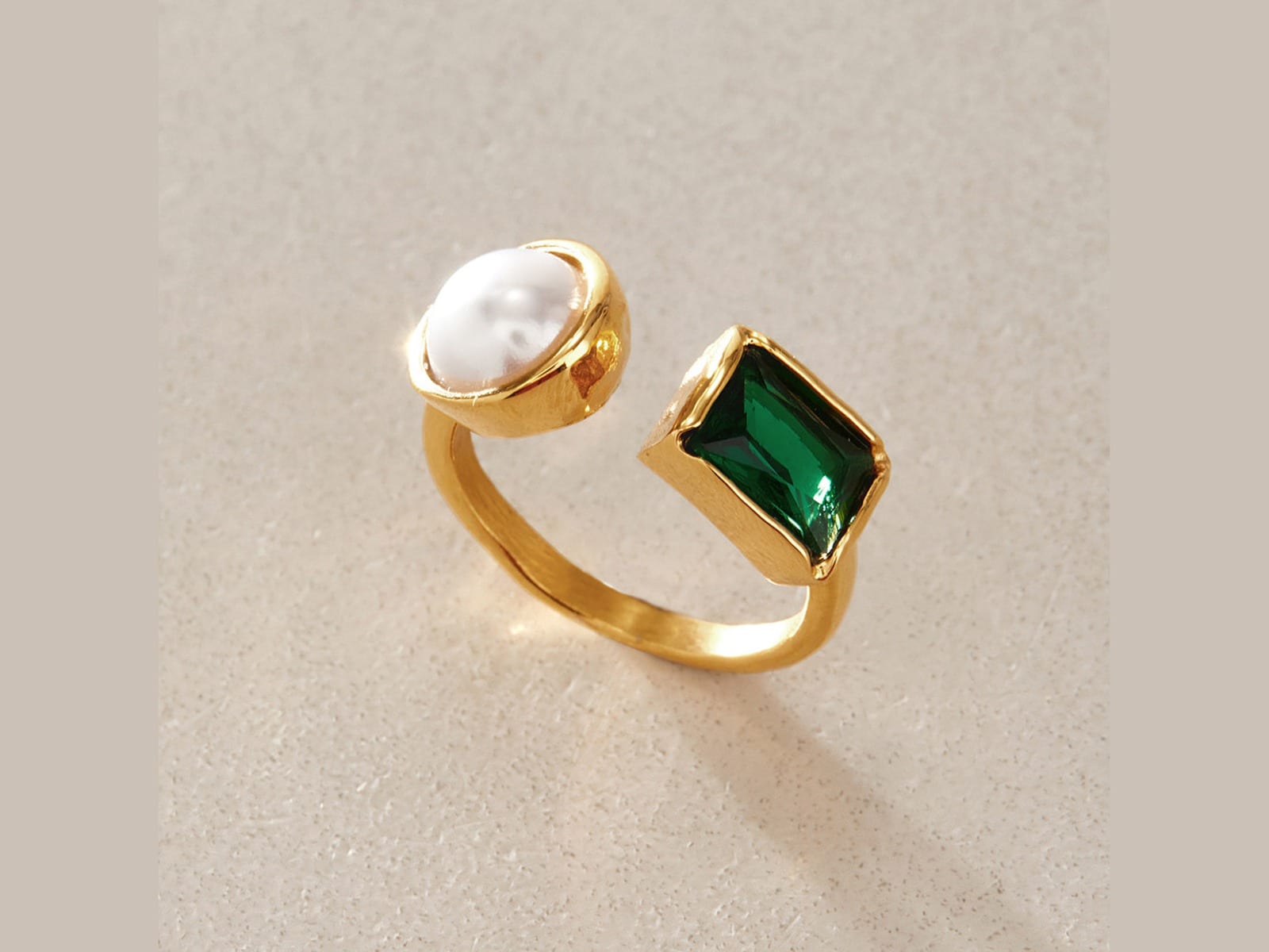 Pearl and Square Stone Ring — detail