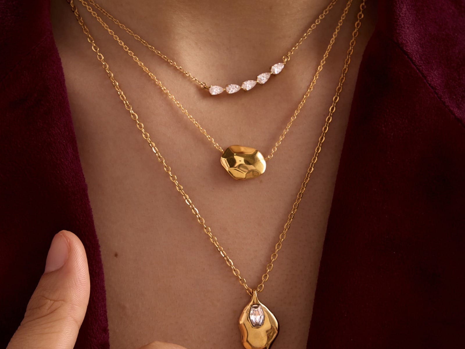 Pebble Pendant Necklace & Earring Set — detail