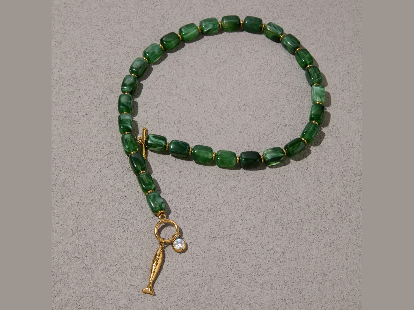 Resin Bead OT-Clasp Necklace — detail