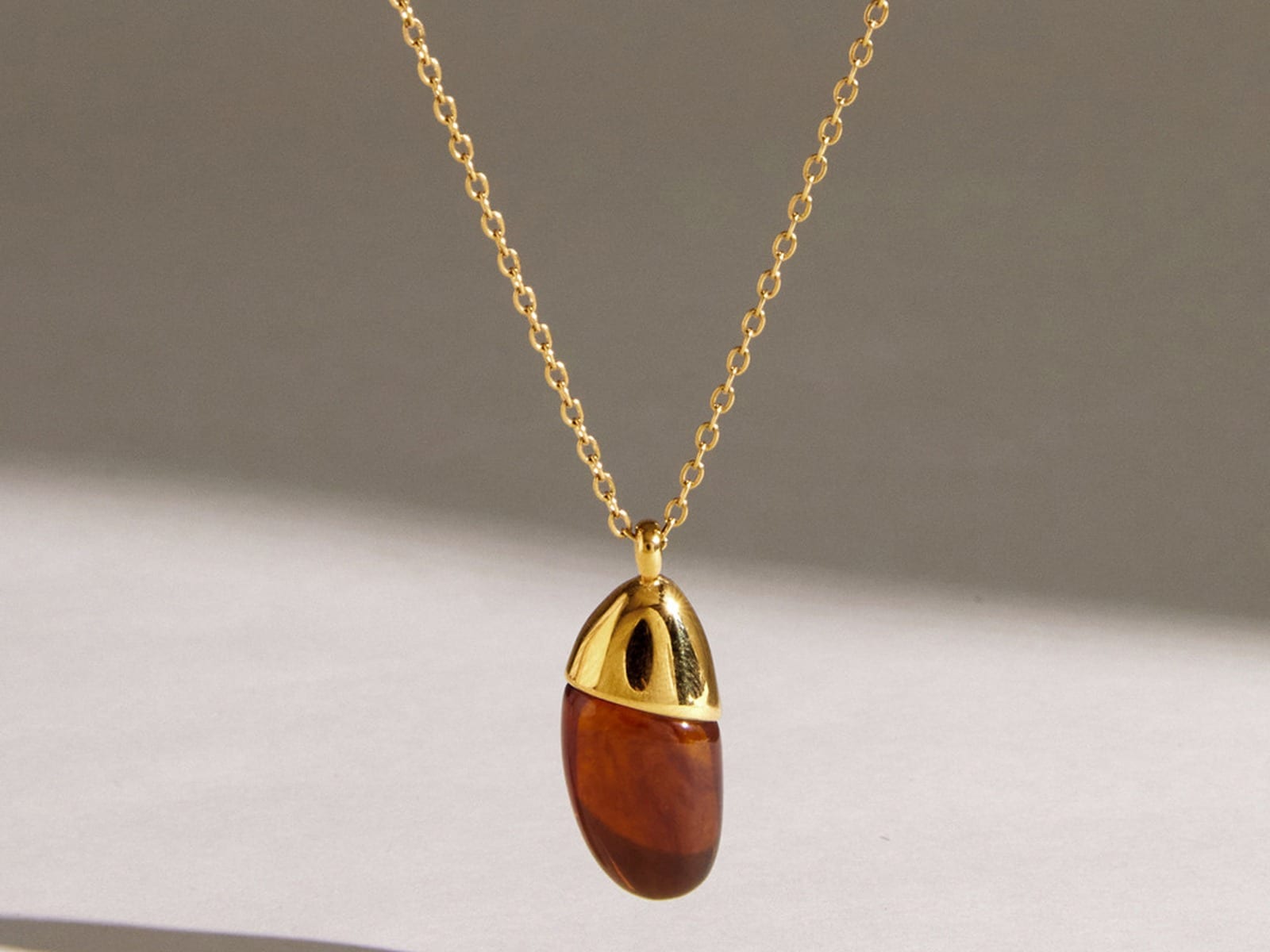Resin Drop Pendant Necklace — detail