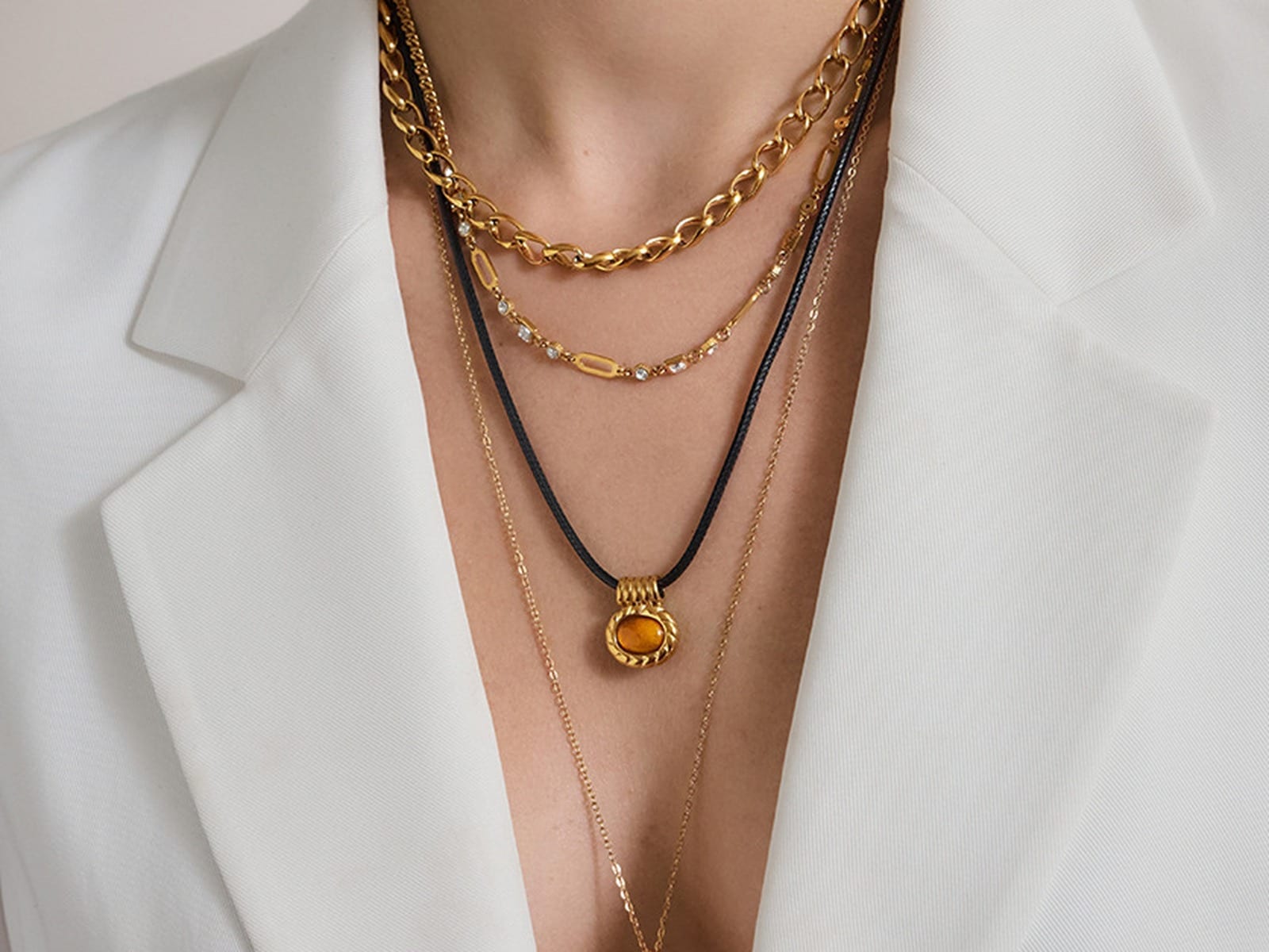 Resin Drop Pendant Necklace — detail