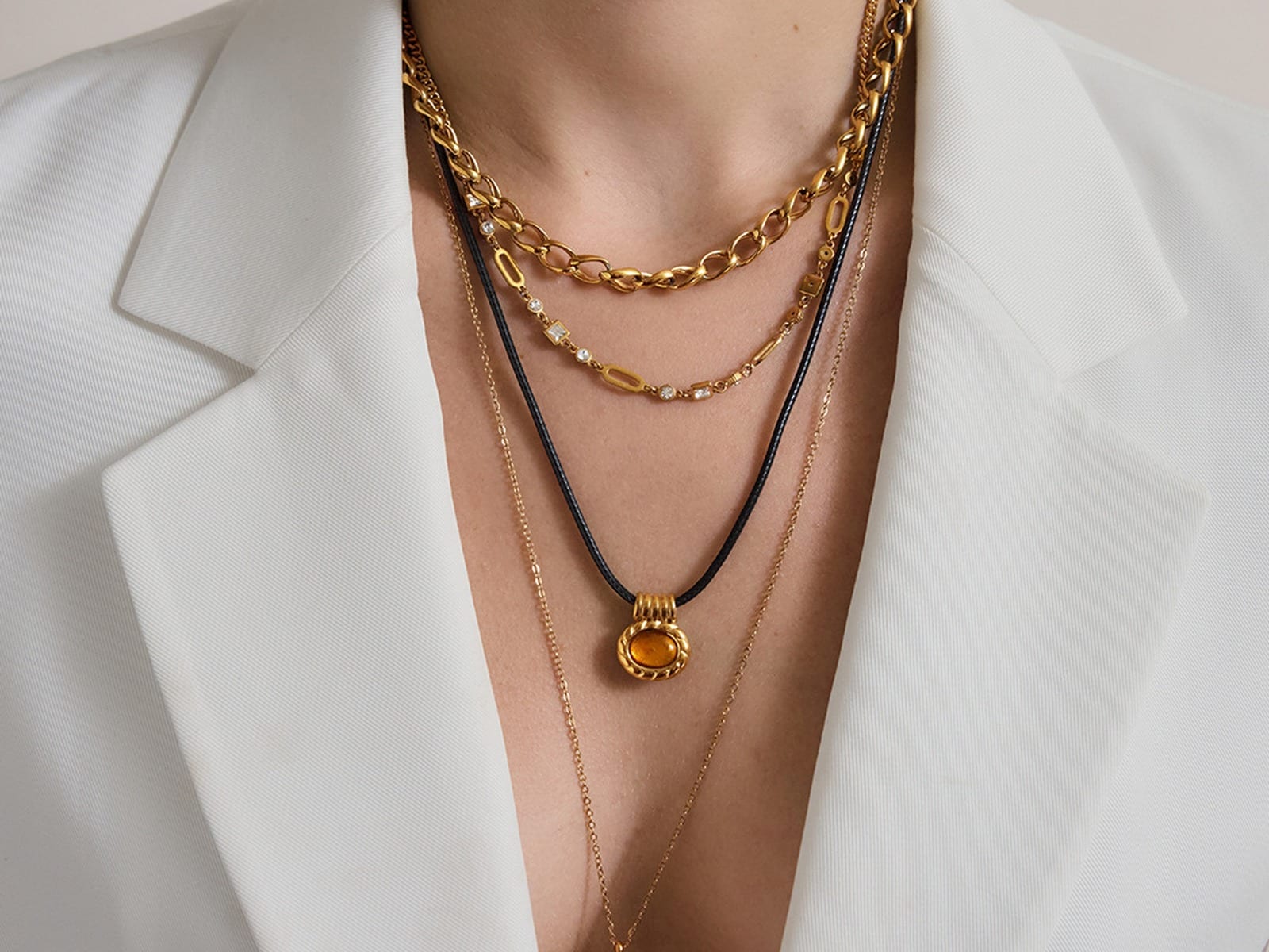 Resin Drop Pendant Necklace — detail