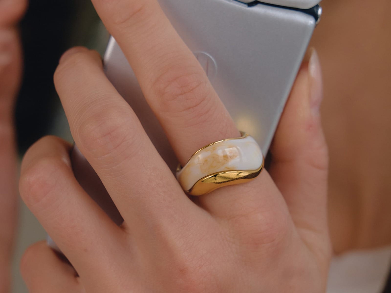 Resin Inlay Signet Ring — detail