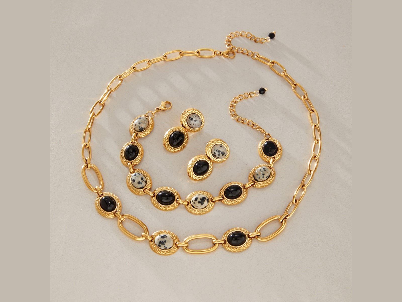 Stone Link Chain Set — detail