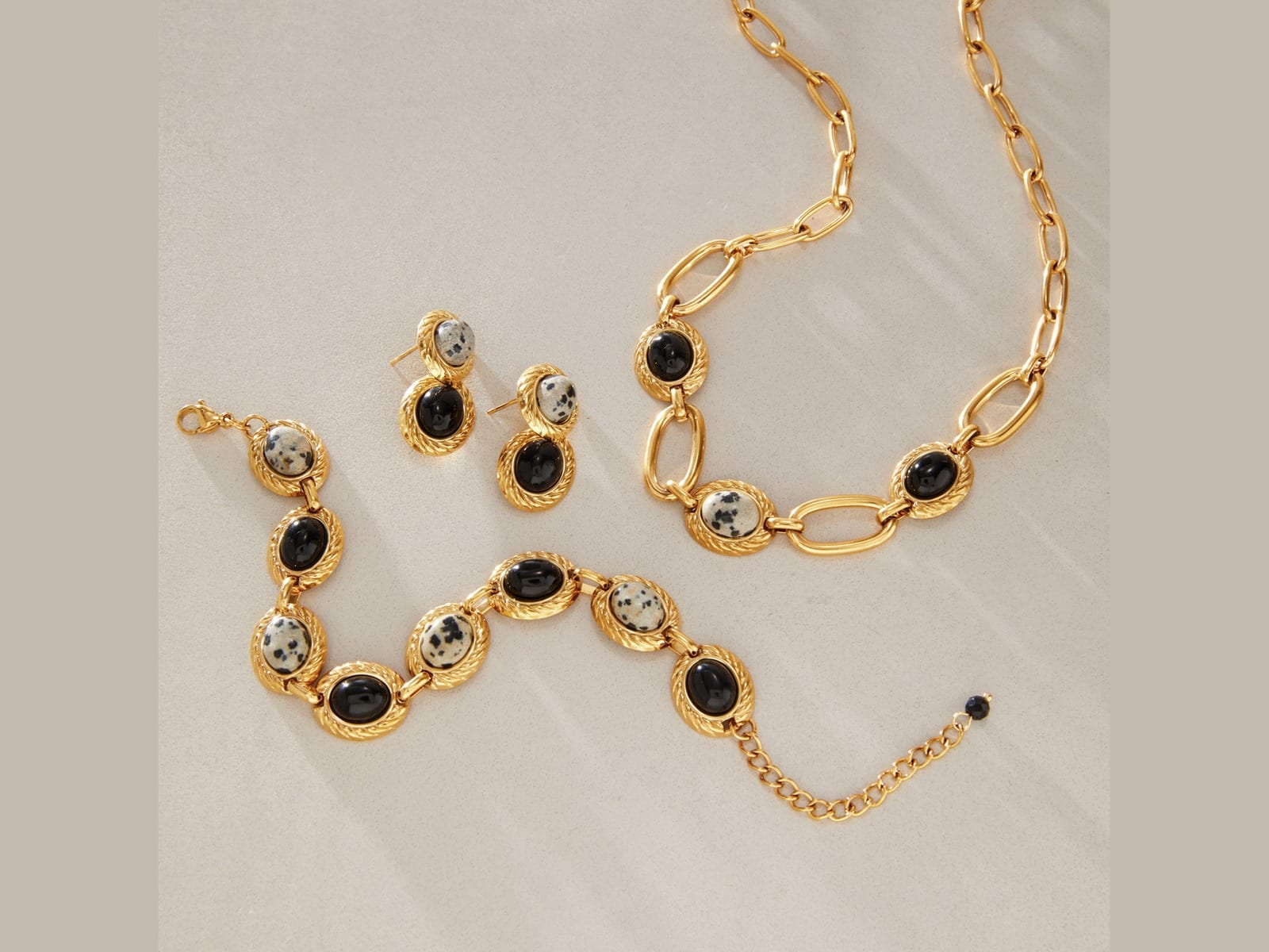 Stone Link Chain Set — detail