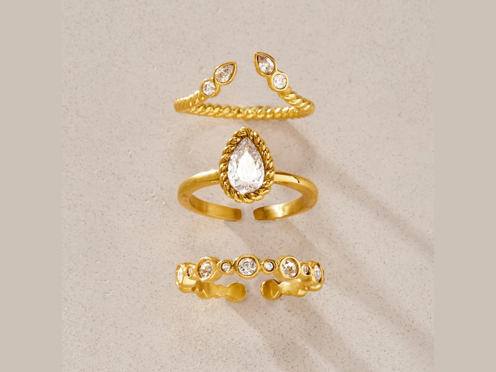 Twist & Pear Ring Set — detail