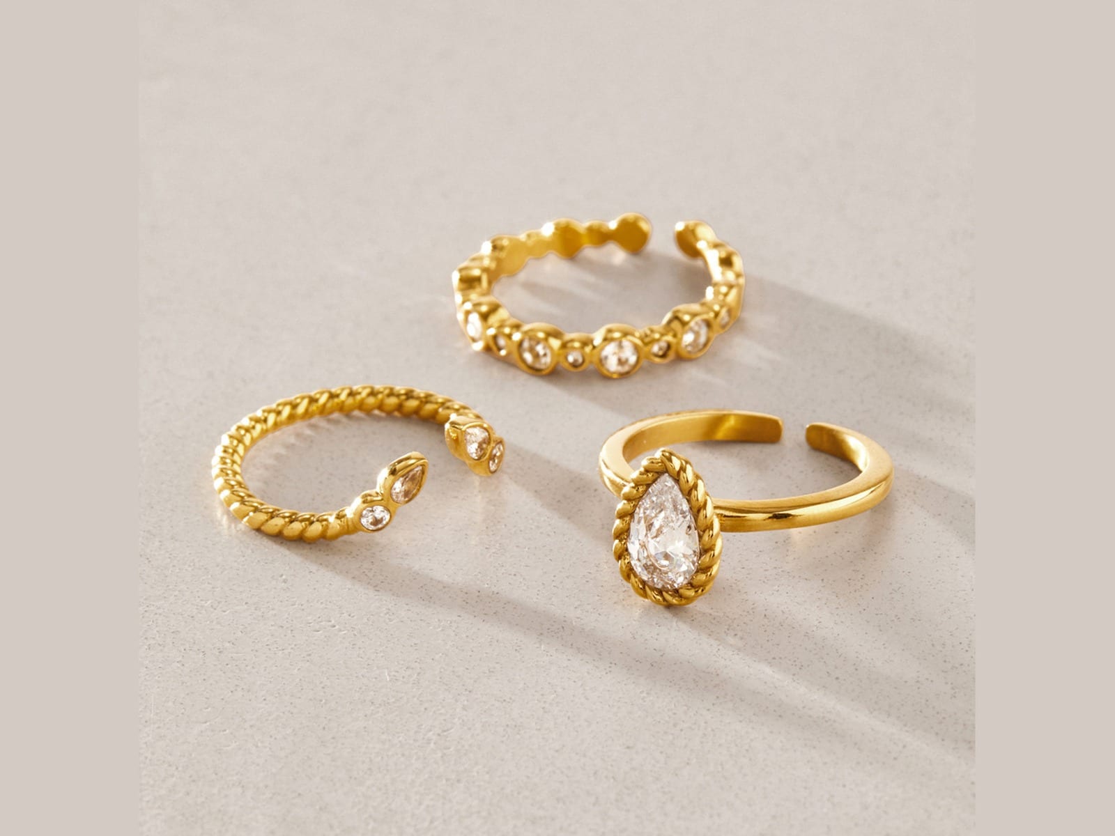 Twist & Pear Ring Set — detail