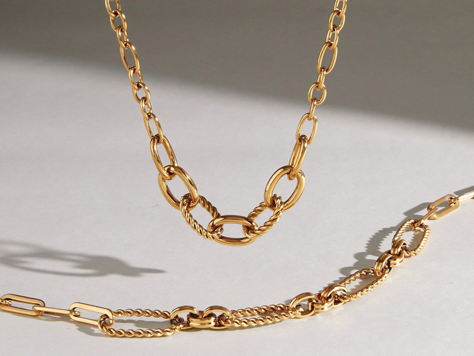 Twisted Link Double Chain Necklace — detail