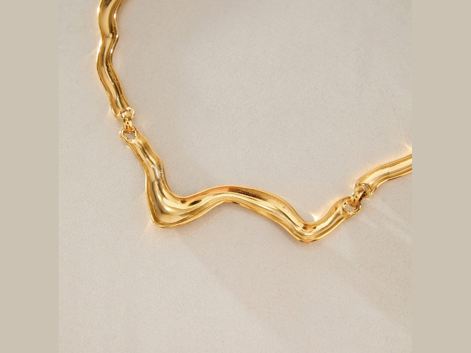 Wave Collar Necklace, Rigid — detail