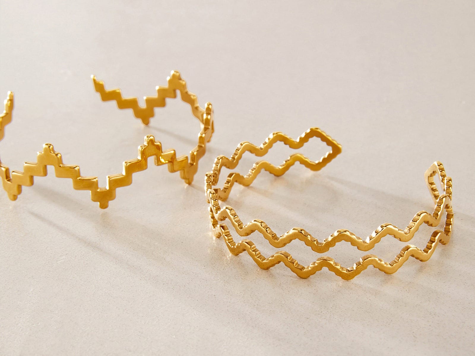 Zigzag Line Bangle — detail