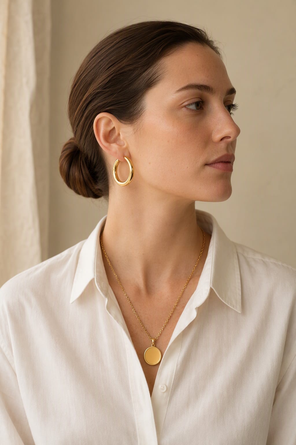 Statement gold on a model